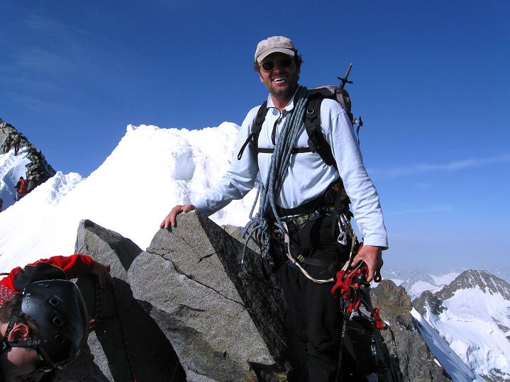 Foto: Andreas Koller / Wandertour / Piz Bernina (4049m) / Zurück muss man auch über den sehr luftigen Spalla-Grat / 14.07.2010 17:03:25