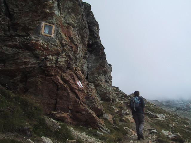 Foto: Wolfgang Lauschensky / Wandertour / Bishorn 4153m / Wanderweg zur Cabane du Tracuit / 23.07.2010 23:39:40