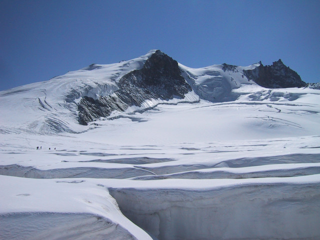 Foto: Wolfgang Lauschensky / Wandertour / Bishorn 4153m / Gletscherrampe zum Bishorn, rechts der Grat zum Weisshorn / 23.07.2010 23:38:51