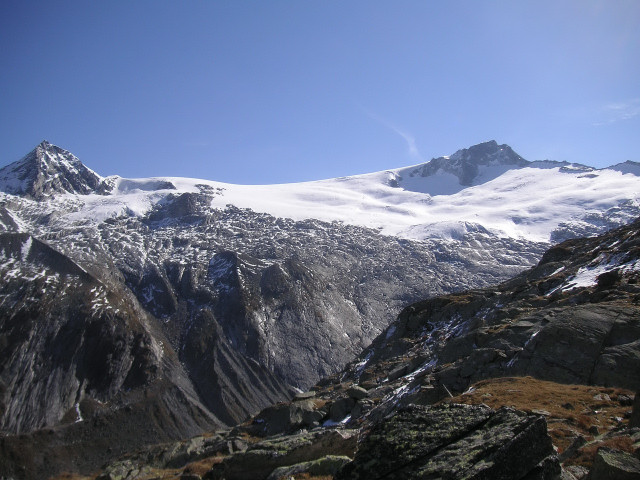 Foto: Wolfgang Lauschensky / Wandertour / Berlinerspitze oder III.Hornspitze 3254m / Gr. Mörchner und Schwarzenstein beim Anstieg am Hornrücken / 24.07.2010 15:27:30