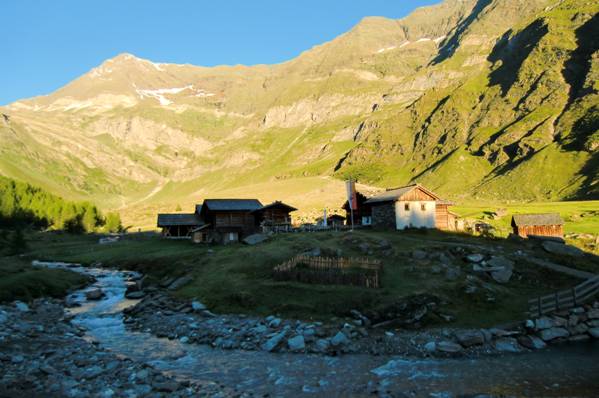 Foto: Thomas Paschinger / Wandertour / Hochwilde über den Hans-Grützmacher-Steig / Lazinser Hof (1782m) / 01.08.2010 14:55:35