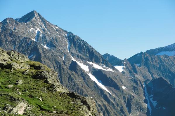 Foto: Thomas Paschinger / Wandertour / Hochwilde über den Hans-Grützmacher-Steig / Hinterer Seelenkogel (3468m), rechts unten ist die Zwickauer Hütte erkennbar / 01.08.2010 14:54:47