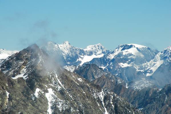 Foto: Thomas Paschinger / Wandertour / Hochwilde über den Hans-Grützmacher-Steig / über den Hinteren Seelenkogel (3468m) zu Pfaffenschneid, Zuckerhütl, Wilder Freiger und Sonklarspitze (v.l.n.r.) / 01.08.2010 14:49:05