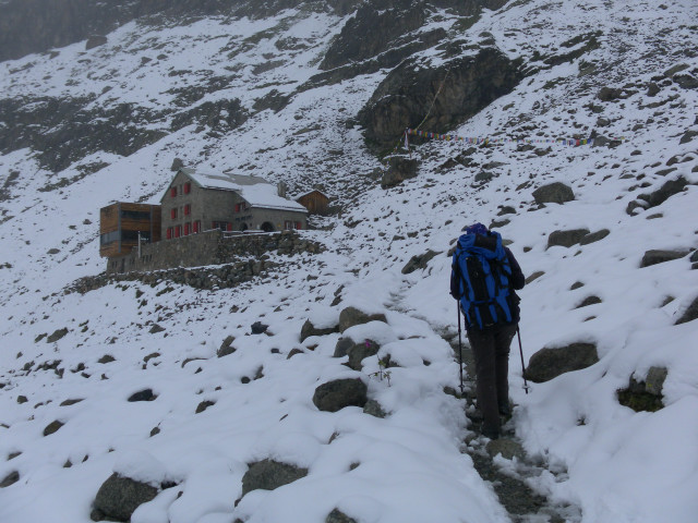 Foto: Wolfgang Lauschensky / Wandertour / Piz Morteratsch 3751m / 6.8.10 vor der Tschiervahütte - normalerweise ein Block- und Geröllhang / 13.08.2010 16:16:32