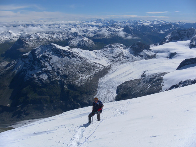 Foto: Wolfgang Lauschensky / Wandertour / Piz Morteratsch 3751m / Nordosthang mit Blick auf Munt Pers, Diavolezza und Piz Trovat über dem Morteratschtal / 13.08.2010 16:14:34