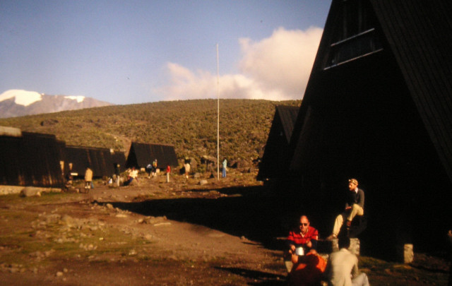 Foto: Wolfgang Lauschensky / Wandertour / Uhuru Peak 5895m ( Kilimanjaro oder Kilimandscharo ) Marangu-Route / Horombo Huts / 18.08.2010 18:04:14