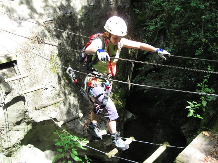 Foto: Andreas Koller / Klettersteigtour / Via ferrata des Canyons de Lantosque (500m) / Hängebrücke / 19.08.2010 01:50:43