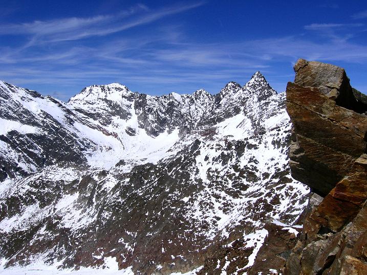 Foto: Andreas Koller / Wandertour / Schussgrubenkogel mit Abstiegsvarianten (3211m) / Blick vom Grat auf die Stubaier Wildspitze (3340m) / 07.09.2010 21:27:02