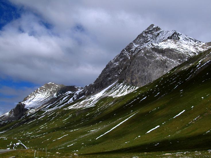 Foto: Andreas Koller / Wandertour / Piz Blaisun über dem Albulapass (3200m) / Igl Compass (3016m) und Piz Uertsch (3268m) / 09.09.2010 01:12:32