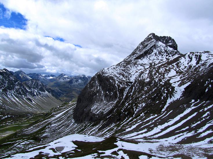 Foto: Andreas Koller / Wandertour / Piz Blaisun über dem Albulapass (3200m) / Piz Uertsch (3268m) und Albulapass / 09.09.2010 01:06:27
