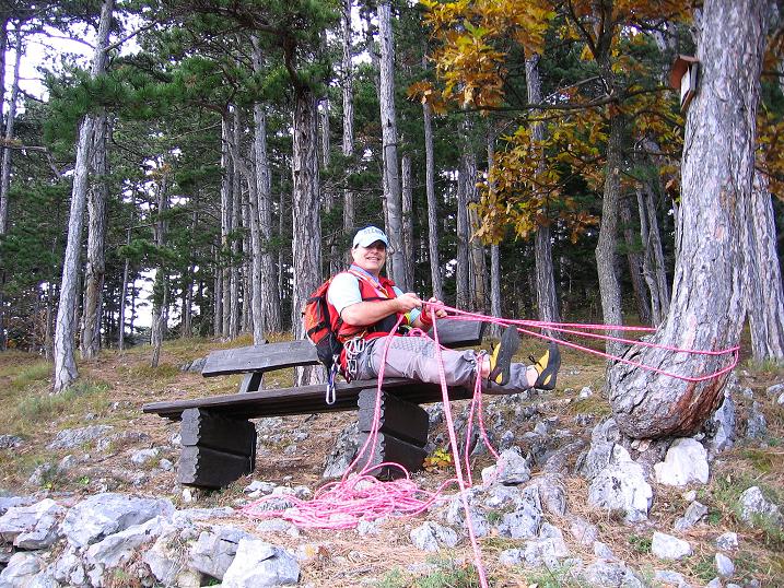 Foto: Andreas Koller / Klettertour / Doppelsteig (722m) / Ungewöhnliche Sicherung...tja...aber sehr bequem / 02.11.2010 20:31:57
