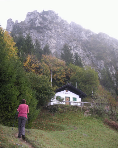 Foto: Wolfgang Lauschensky / Wandertour / Kindlwand Wasserwand Heuberg Kitzstein / Bichleralm, ganz links die Kindlwand / 23.11.2010 17:22:29