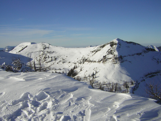 Foto: Wolfgang Lauschensky / Skitour / Labenberg - Pitscherberg - Wieslerhorn  Skiwanderung / Hoher Zinken und Osterhorn vom Pietscherberg / 01.12.2010 22:48:59