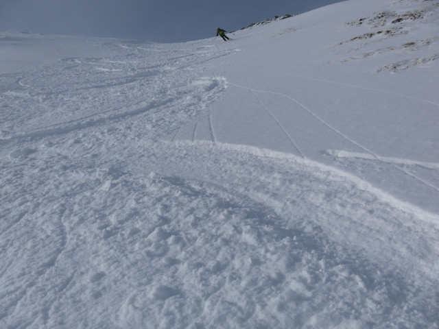 Foto: Wolfgang Lauschensky / Skitour / Manlitzkogel 2247m über Schwarzachengraben / steile ostseitige Gipfelmuldeneinfahrt / 06.01.2011 15:56:54