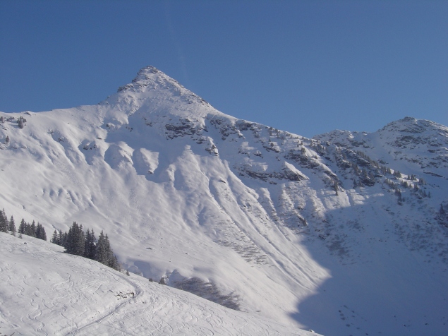 Foto: Manfred Karl / Skitour / Auracher Gipfelrunde Gebra - Weißkopfkogel - Bischof / Bischof Westflanke - bei stabilem Pulver ein Schmankerl / 13.01.2013 20:54:31