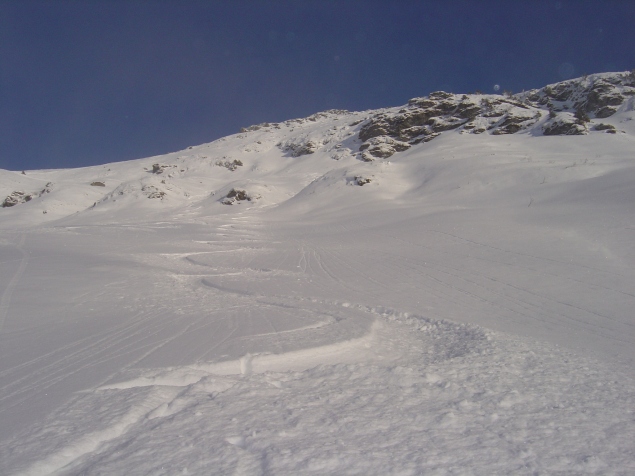 Foto: Manfred Karl / Skitour / Auracher Gipfelrunde Gebra - Weißkopfkogel - Bischof / Abfahrt über die steile Flanke des Bischof / 13.01.2013 20:49:17