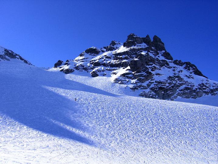 Foto: Andreas Koller / Skitour / Pizol - im Reich der Grauen Hörner (2844m) / Pizol mit dem Gletscher darunter / 11.02.2011 18:51:28