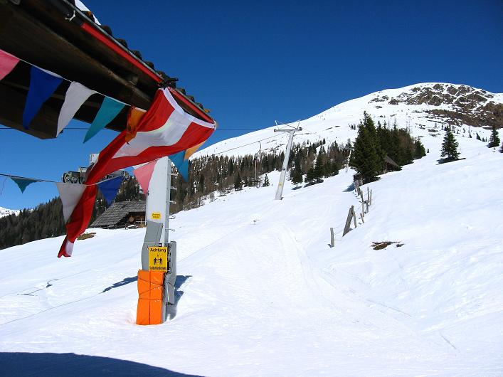 Foto: Andreas Koller / Skitour / Am Gaugen auf den Dolzer (2172m) / Bei der Talstation des Schlepplifts / 10.03.2011 19:43:45