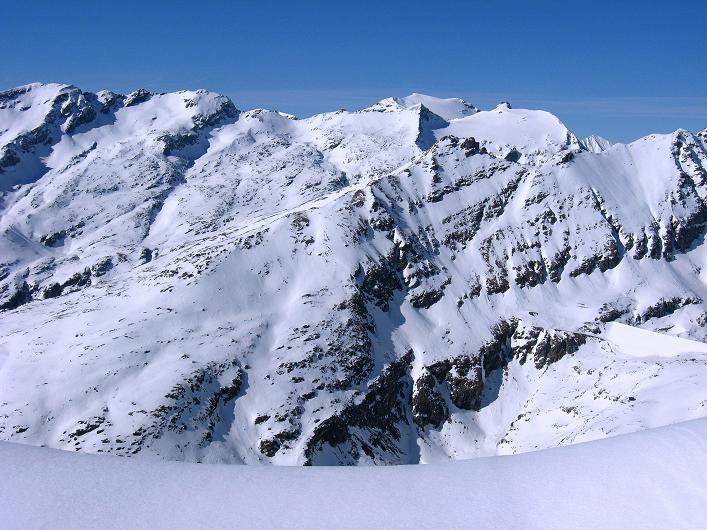 Foto: Andreas Koller / Skitour / Vom Sadnighaus auf den Krahkopf (2844m) / Hocharn (3253m) und Hoher Sonnblick (3106m) / 10.03.2011 21:34:53