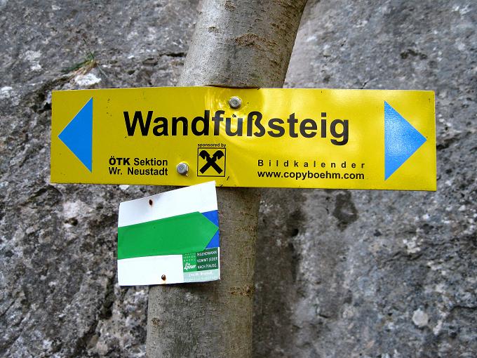 Foto: Andreas Koller / Wandertour / Am Straßenbahnerweg zum Hochkogelhaus (932m) / Kurz verlaufen Wandfußsteig und Straßenbahnerweg gemeinsam / 24.03.2011 21:44:34