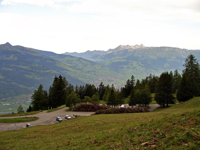 Foto: vince 51 / Wandertour / von Gaflei auf die Alpspitze / Parkplatz Gaflei (ausnahmsweise zweckentfremdet) / 26.04.2011 22:48:03