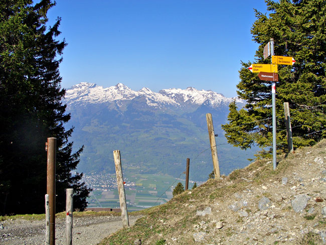 Foto: vince 51 / Wandertour / von Gaflei auf die Alpspitze / vom Bärgellasattel nach Westen / 26.04.2011 22:46:25