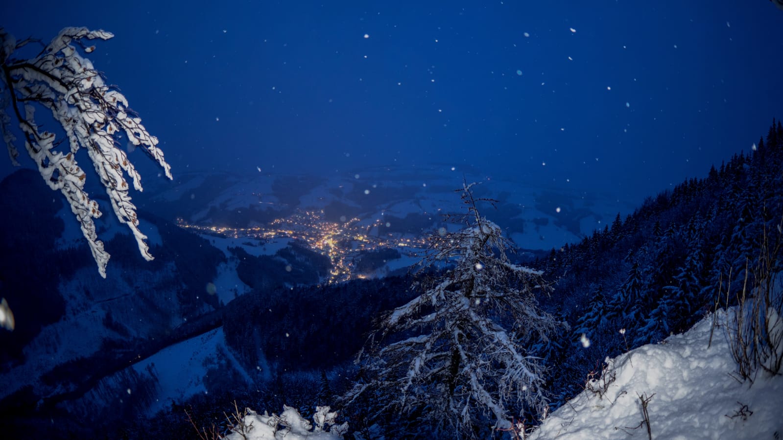 Foto: Datzi / Schneeschuhtour / Rundtour über den Prochenberg 1123m / Blick beim Abstieg über den Jägersteig nach Ybbsitz / 23.12.2018 09:32:13