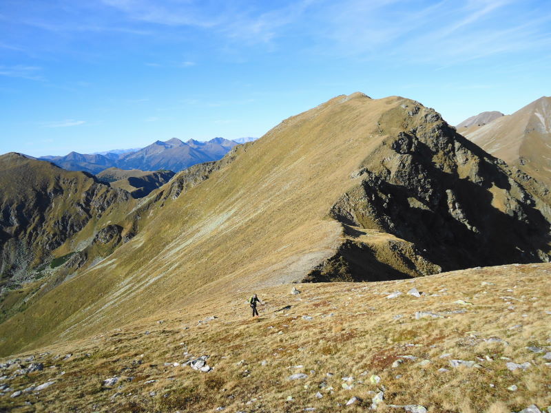 Foto: Günter Siegl / Wandertour / Über die Loretto-Kapelle zum Gipfelsammeln (2308m) / Blick zu Amachkogel / 31.10.2014 11:28:57