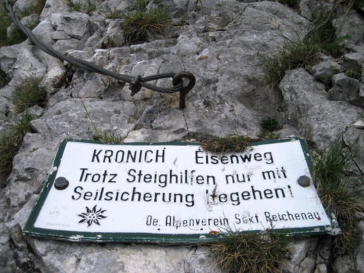 Foto: Andreas Koller / Klettersteigtour / Kronich Eisenweg (1610m)  / Die Einstiegstafel bei den Drahtseilen / 16.06.2011 23:43:09