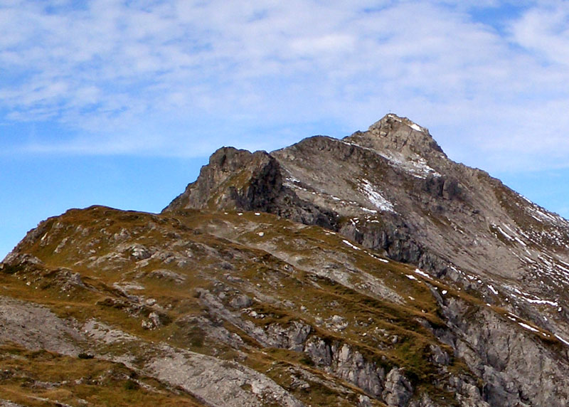 Foto: vince 51 / Wandertour / Kanzberg-Jochspitze Rundtour / Jochspitze vom Kanzberg aus mit dem senkrechten Grataufschwung / 17.06.2011 22:40:58