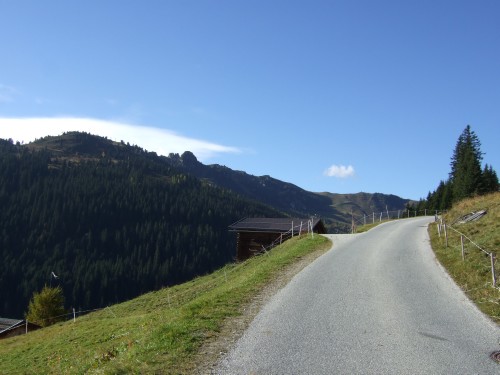 Foto: hofchri / Mountainbiketour / Rund um den Rastkogel über Geiseljoch (2292 m) - 2 Tagestour  / Uphill zur Kressbrunnalm / 22.06.2011 17:50:23