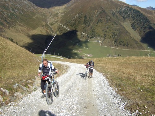 Foto: hofchri / Mountainbiketour / Rund um den Rastkogel über Geiseljoch (2292 m) - 2 Tagestour  / bis zu 30 Minuten schieben / 22.06.2011 17:52:40