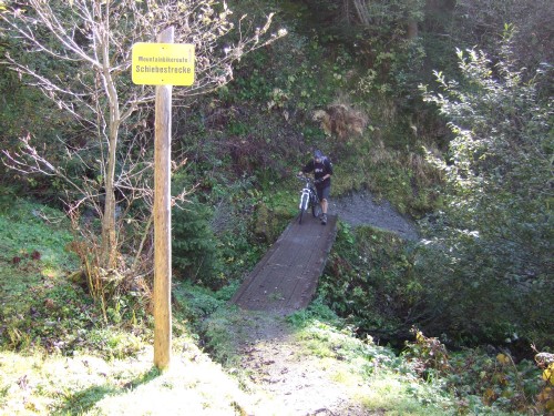 Foto: hofchri / Mountainbiketour / Rund um den Rastkogel über Geiseljoch (2292 m) - 2 Tagestour  / kurze, steile Rampe / 22.06.2011 17:42:04