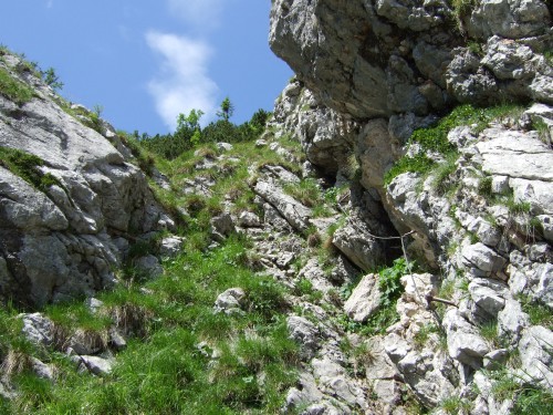 Foto: hofchri / Wandertour / Stadelhorn (2286 m) – Runde Böselsteig (B) und Schaflsteig / Seilversicherungen im oberen Böselsteig (A) / 25.06.2011 18:09:26