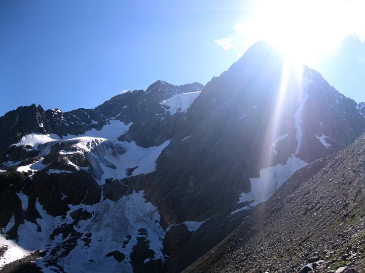 Foto: Andreas Koller / Wandertour / Verpeilspitze (3425m) / Watzespitze (3633m) mit ihren Hängegletschern / 30.06.2011 21:51:06