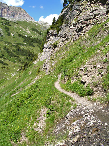 Foto: vince 51 / Wandertour / Saladinaspitze/Fensterlewand / auf dem Felsensteig / 01.07.2011 22:28:15