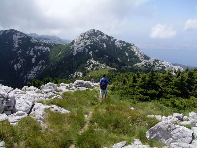 Foto: Datzi / Wandertour / Tour auf den Balinovac im Nationalpark Sjenerni / Der Abstieg vom V. Koza mit Blick zum Balinovac / 22.07.2011 18:32:14