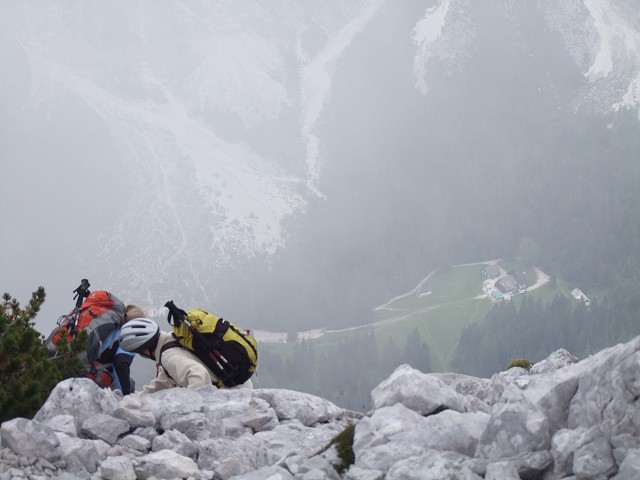 Foto: Datzi / Wandertour / Wandertour zum Jalovec mit sehr schwieriger Gratüberschreitung an der slowenischen u. Italienischen Grenze / Hier ist der Austieg vom Anstieg des Domes. Hier begegnete ich zwei ältere Bergsteigerinnen die von der Italienischen Seite angestiegen sind / 15.08.2011 18:06:17