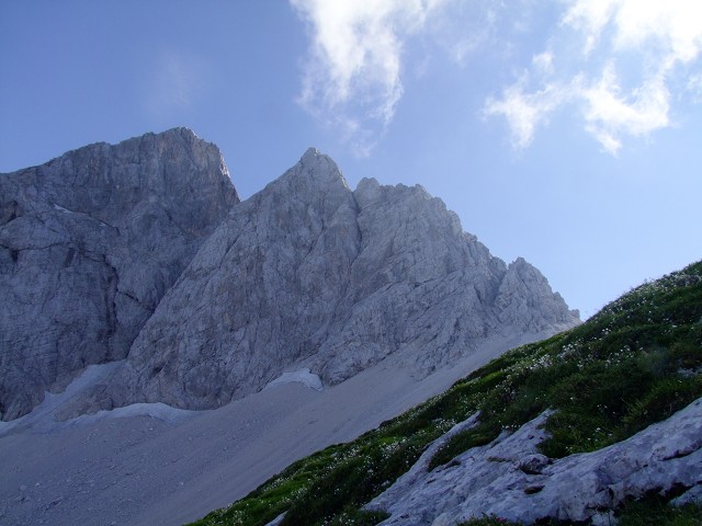 Foto: Datzi / Wandertour / Wandertour zum Jalovec mit sehr schwieriger Gratüberschreitung an der slowenischen u. Italienischen Grenze / Blick vom Übergang zum Jalovec / 15.08.2011 18:09:48