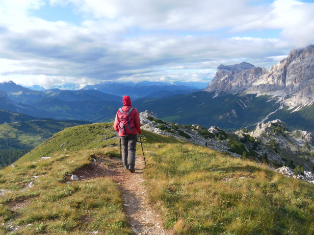 Foto: Wolfgang Lauschensky / Wandertour / Cima Settsass 2571m (Weg 23 über Südseite) / bei Les Pizzade mit Blick zu Heiligkreuzkofel und Zehner / 21.08.2011 22:03:08