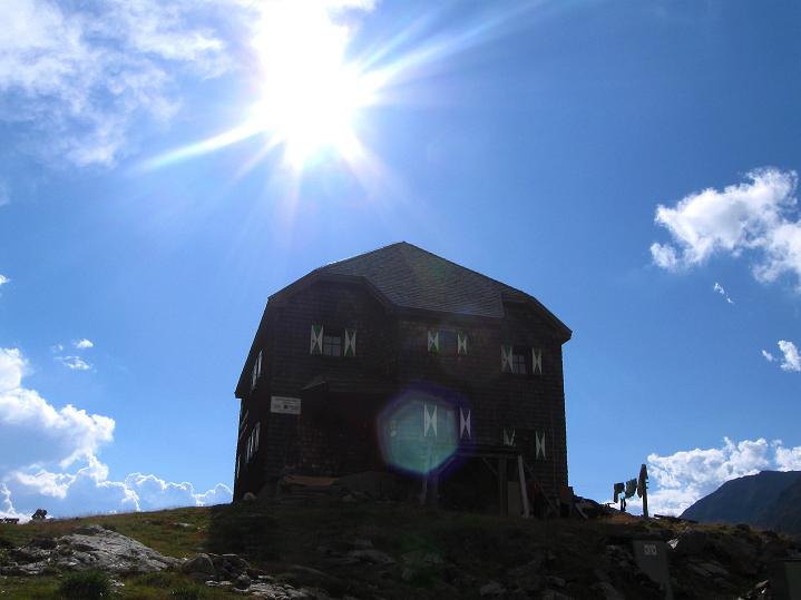 Foto: Andreas Koller / Wandertour / Hochschober Überschreitung (3242m) / Zurück bei der Hochschoberhütte / 23.08.2011 16:32:21