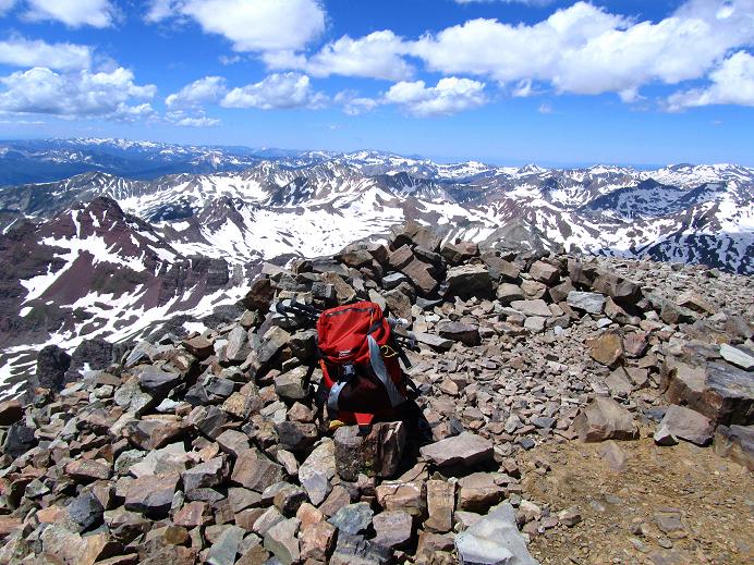 Foto: Andreas Koller / Wandertour / Castle Peak (4348m) / Der Gipfel des Castle Peak ist erreicht! / 28.08.2011 16:07:24