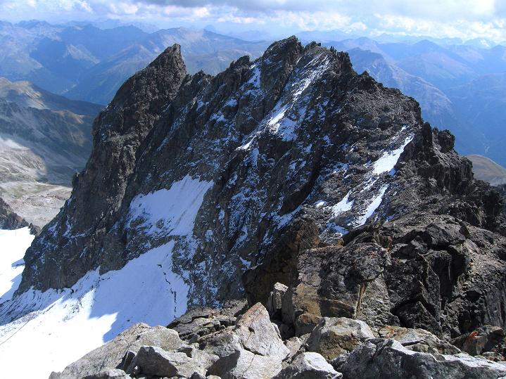 Foto: Andreas Koller / Wandertour / Piz Kesch (3418m) / Blick zur Keschnadel (3386m) / 06.09.2011 21:57:42