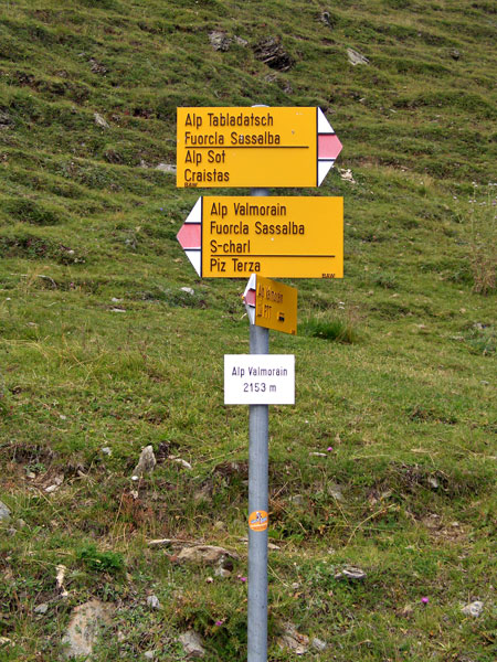 Foto: vince 51 / Wandertour / von Süden auf den Piz Terza / Fussgänger rechts, Mountainbiker links / 21.09.2011 00:59:17