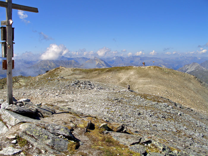 Foto: vince 51 / Wandertour / von Süden auf den Piz Terza / Gipfelplateau / 21.09.2011 00:49:30