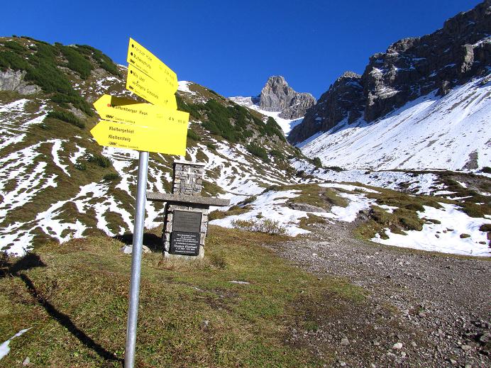 Foto: Andreas Koller / Klettertour / Lange Kante auf den SW Parzinnturm (2590m) / Bei der Steinseehütte / 22.10.2011 20:09:57