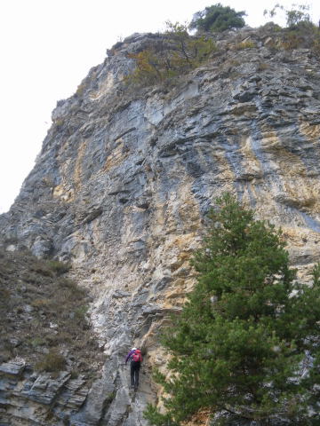 Foto: Wolfgang Lauschensky / Klettersteigtour / Ferrata di Camoglieres auf die Crocetta Soprana / letzte Wandpartie des 1. Abschnittes / 28.10.2011 21:07:19