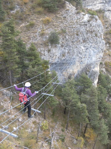 Foto: Wolfgang Lauschensky / Klettersteigtour / Ferrata di Camoglieres auf die Crocetta Soprana / Vierseilbrücke / 28.10.2011 21:06:33