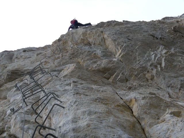 Foto: Wolfgang Lauschensky / Klettersteigtour / Ferrata di Camoglieres auf die Crocetta Soprana / Überhangquerung / 28.10.2011 21:05:56