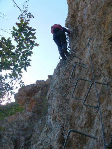 Foto: Wolfgang Lauschensky / Klettersteigtour / Ferrata degli Artisti / erste Klettermeter / 29.10.2011 09:02:52